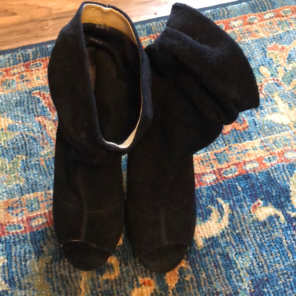 Slouchy open tie booties